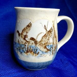 Vintage Pottery Mug with‎ Duck Design